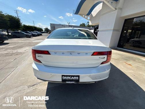 Crystal White Pearl 2017 Volvo S90 T6 Inscription