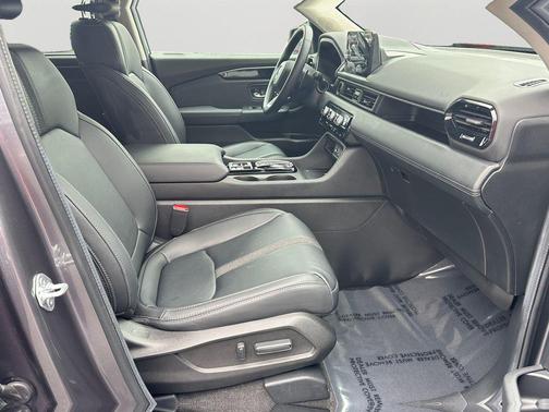 Modern Steel Metallic 2024 Honda Pilot EX-L