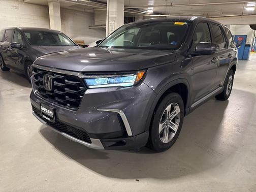 Modern Steel Metallic 2024 Honda Pilot EX-L