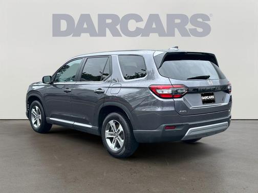 Modern Steel Metallic 2024 Honda Pilot EX-L