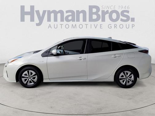 2016 Toyota Prius Three
