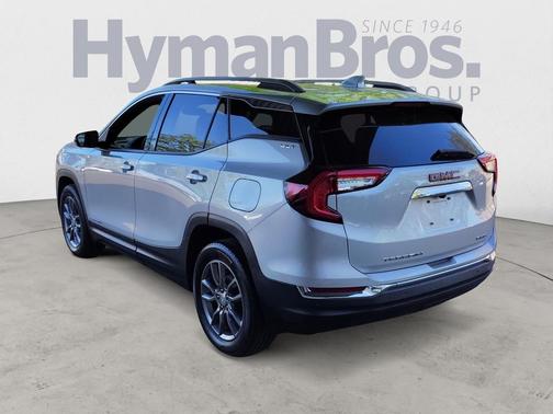 Quicksilver Metallic 2022 GMC Terrain SLT