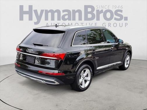 2023 Audi Q7 45 Premium Plus