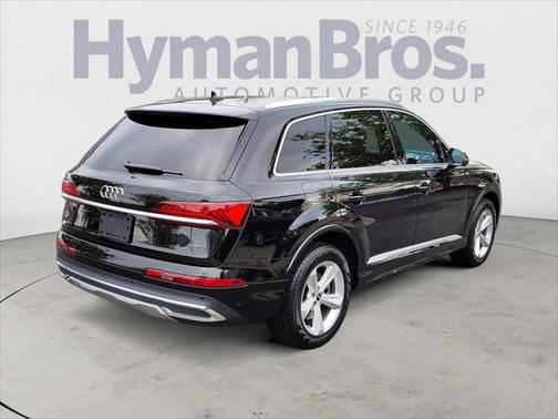 2023 Audi Q7 45 Premium Plus
