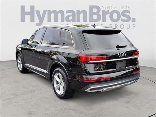 2023 Audi Q7 45 Premium Plus