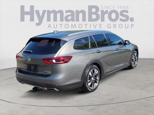 2018 Buick Regal TourX Essence