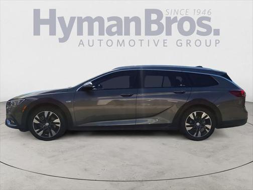 2018 Buick Regal TourX Essence