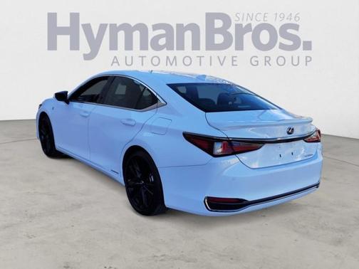 2022 Lexus ES 300h F SPORT