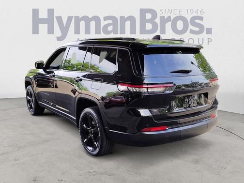 Diamond Black Crystal Pearlcoat 2023 Jeep Grand Cherokee L Altitude