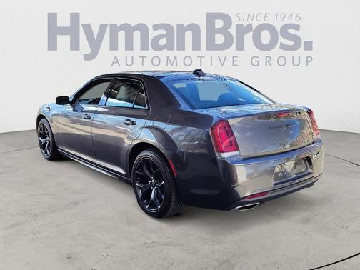 2023 Chrysler 300 Touring