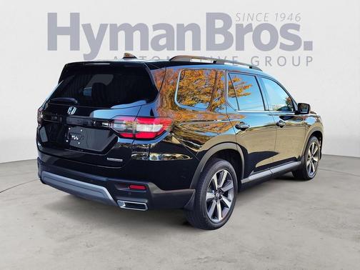 2023 Honda Pilot Touring 8-Passenger