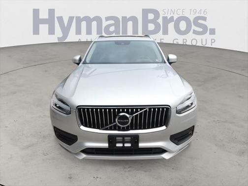 2021 Volvo XC90 T6 Momentum