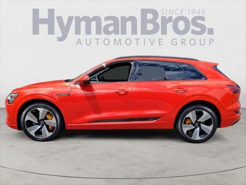2022 Audi e-tron Premium Plus