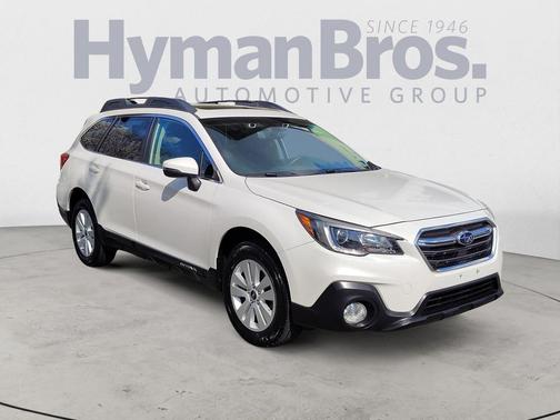 Crystal White Pearl 2019 Subaru Outback 2.5i Premium