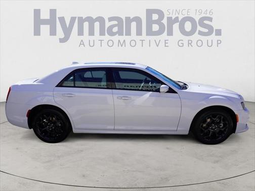 2023 Chrysler 300 Touring