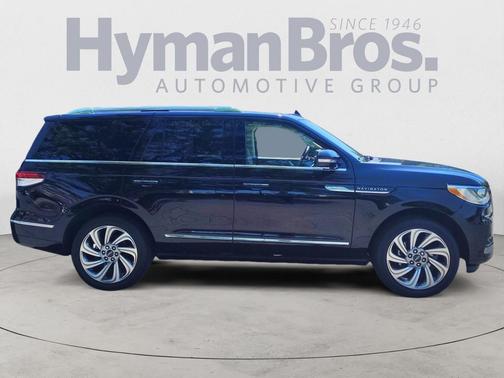 Infinite Black Metallic Clearcoat 2023 Lincoln Navigator Reserve
