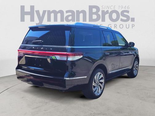 Infinite Black Metallic Clearcoat 2023 Lincoln Navigator Reserve