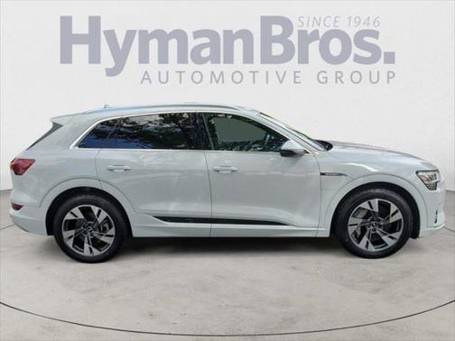 2022 Audi e-tron Premium