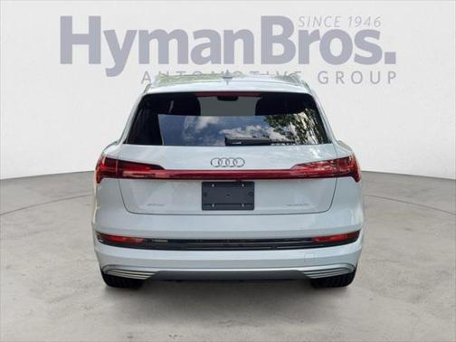 2022 Audi e-tron Premium