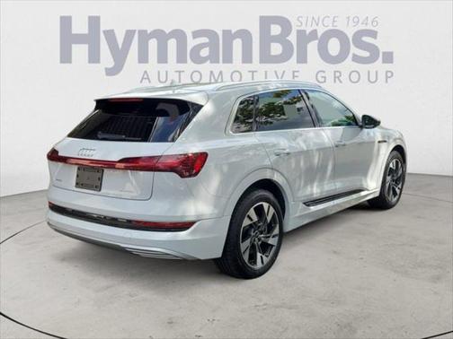 2022 Audi e-tron Premium