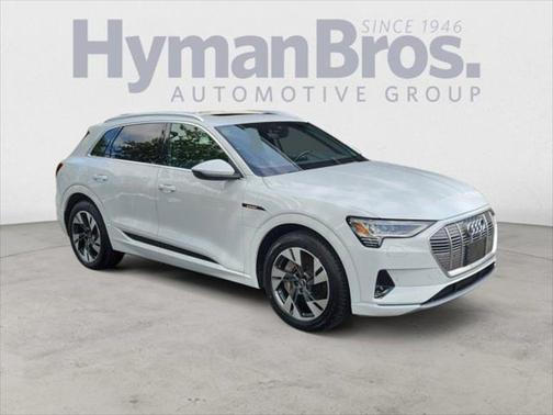 2022 Audi e-tron Premium