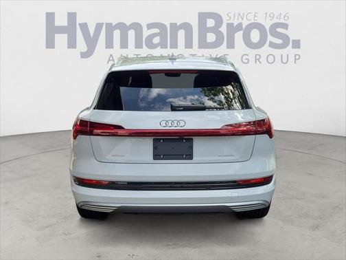 2022 Audi e-tron Premium
