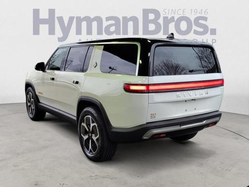 2023 Rivian R1S Adventure