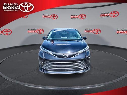 Midnight Black Metallic 2026 Toyota Sienna LE