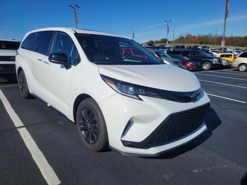 2025 Toyota Sienna XSE 7 Passenger