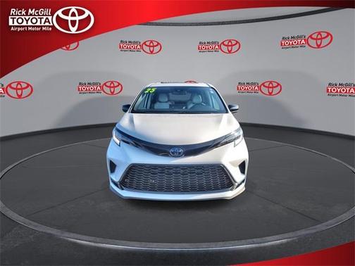 2025 Toyota Sienna XSE 7 Passenger