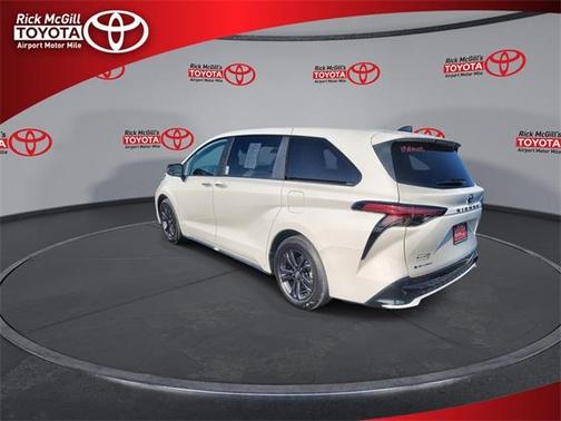2025 Toyota Sienna XSE 7 Passenger