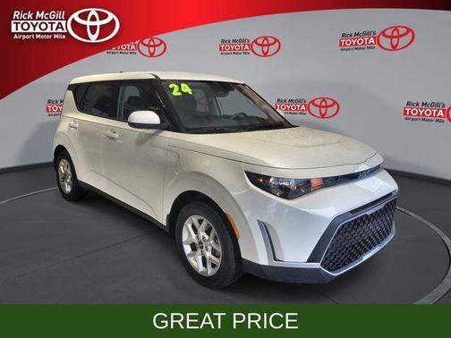 Snow White Pearl 2024 Kia Soul LX
