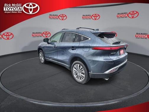 Coastal Gray Metallic 2022 Toyota Venza Limited