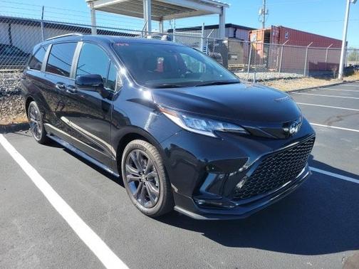 2025 Toyota Sienna XSE 7 Passenger
