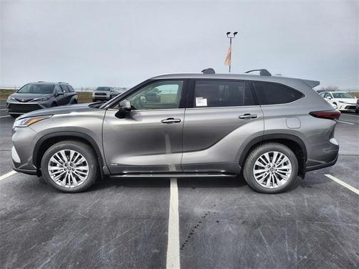 2026 Toyota Highlander Hybrid Platinum