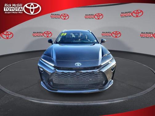 2025 Toyota Crown Signia LIMITED