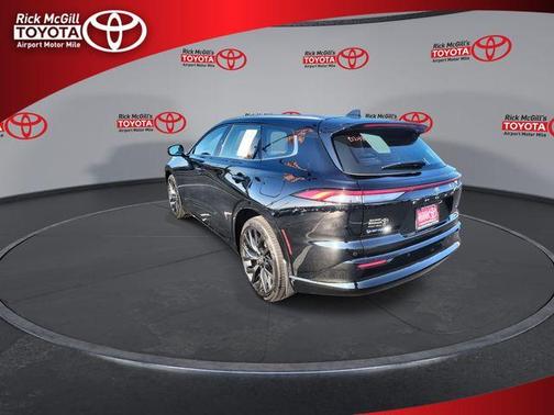 2025 Toyota Crown Signia LIMITED