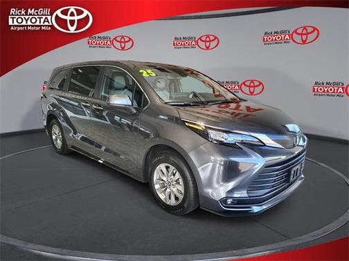 2025 Toyota Sienna XLE