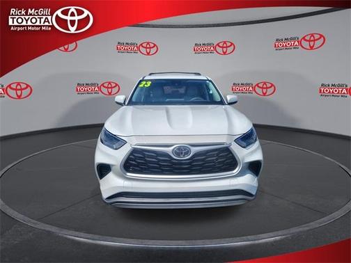 2023 Toyota Highlander LE