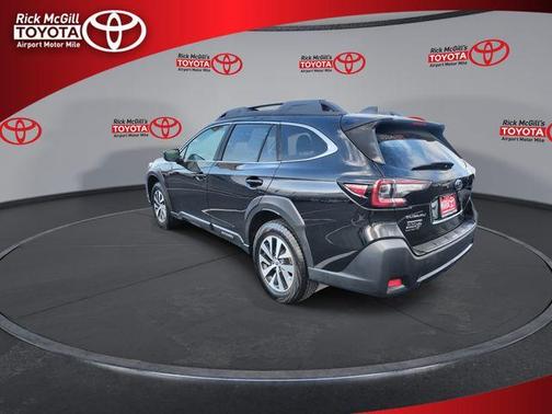 Crystal Black Silica 2024 Subaru Outback Premium