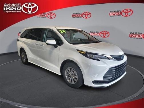 2024 Toyota Sienna LE