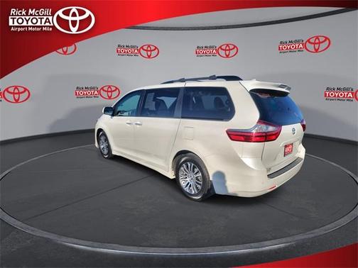 2018 Toyota Sienna XLE Premium