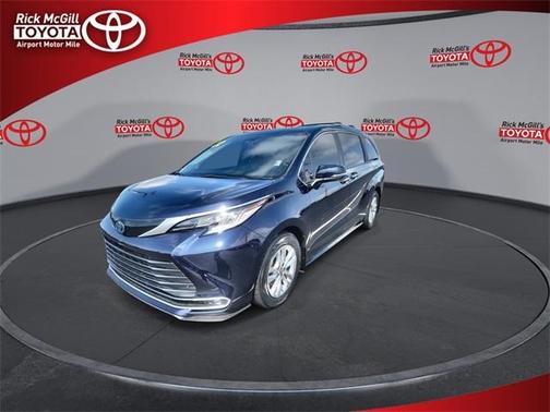 2022 Toyota Sienna Limited