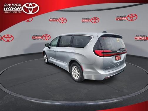 2024 Chrysler Pacifica Touring-L