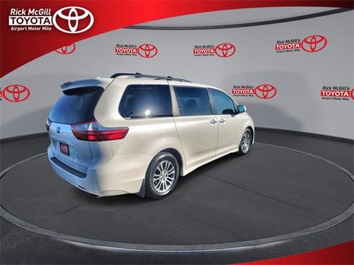 2018 Toyota Sienna XLE Premium