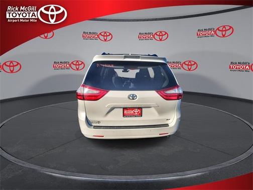 2018 Toyota Sienna XLE Premium