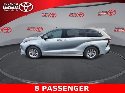 2023 Toyota Sienna LE