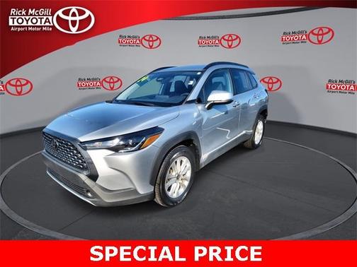 2024 Toyota Corolla Cross LE