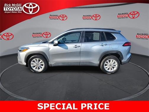 2024 Toyota Corolla Cross LE