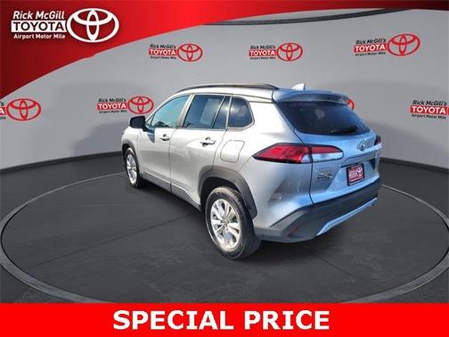 2024 Toyota Corolla Cross LE